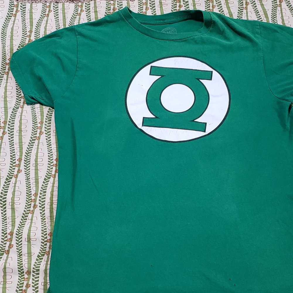 Loot Crate Green Lantern shirt